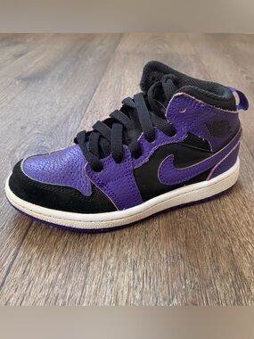 Nike Kids Air Jordan Black & Purple High-Top Sneakers